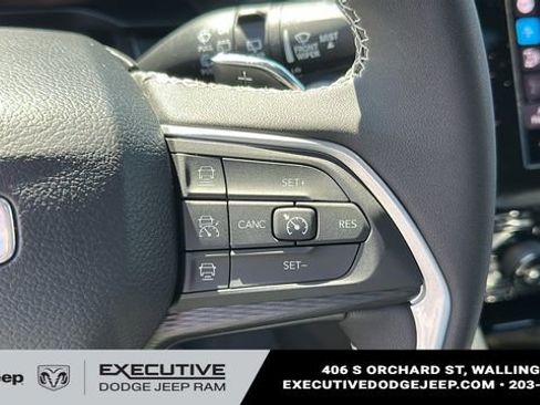 Used 2023 Jeep Grand Cherokee Altitude image 14