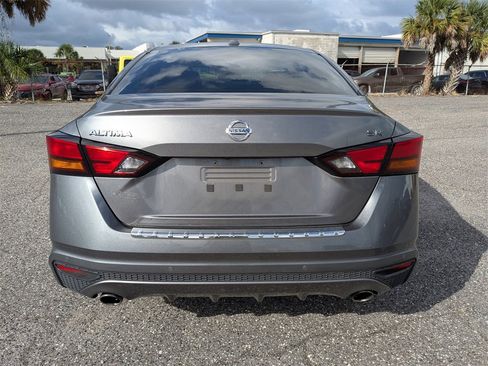 Used 2022 Nissan Altima 2.5 SR image 2