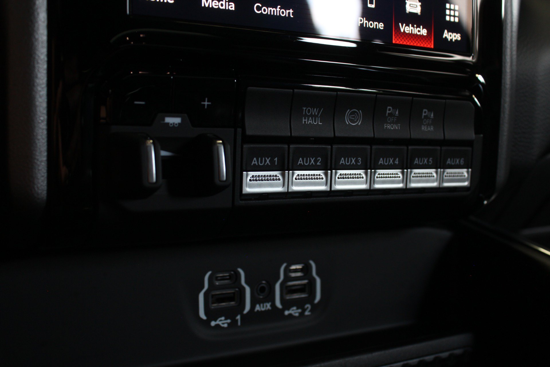 Used 2024 RAM 2500 Laramie w/ Night Edition AWD/4WD image 89
