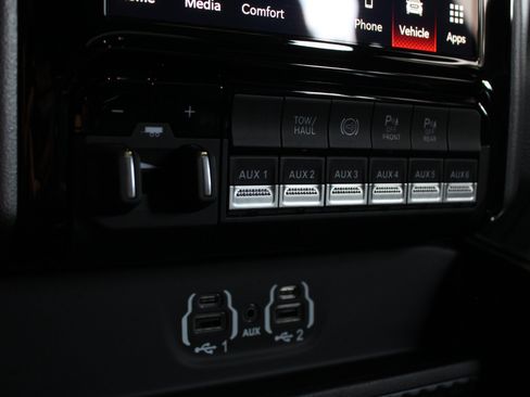 Used 2024 RAM 2500 Laramie w/ Night Edition AWD/4WD image 89