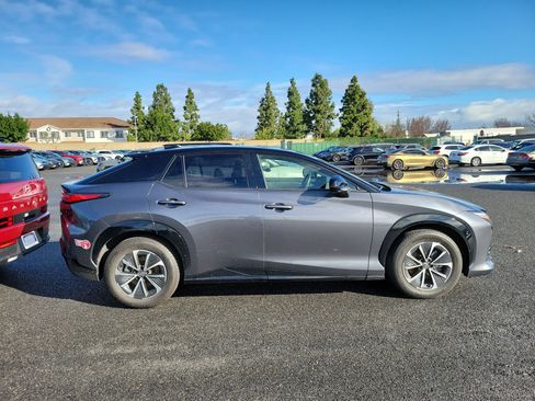 Used 2023 Lexus RZ 450e Premium w/ Technology Package image 4