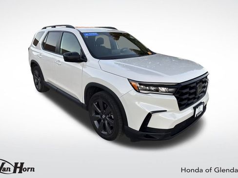 Used 2023 Honda Pilot Sport image 1