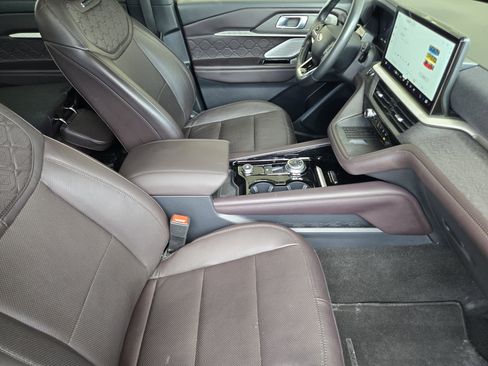 Certified 2025 Ford Explorer Platinum w/ LUX Leather Package AWD/4WD image 10
