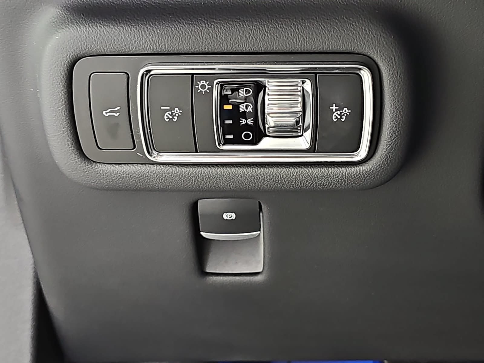Used 2026 Lincoln Nautilus Premier w/ Equipment Group 102A AWD/4WD image 25