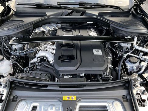 Used 2026 Mercedes-Benz GLC 43 AMG 4MATIC image 32