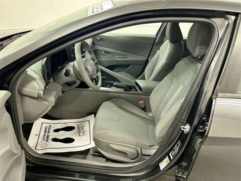 Used 2023 Hyundai Elantra SEL image 9