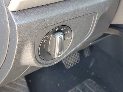 Used 2021 Volkswagen Atlas SE image 8