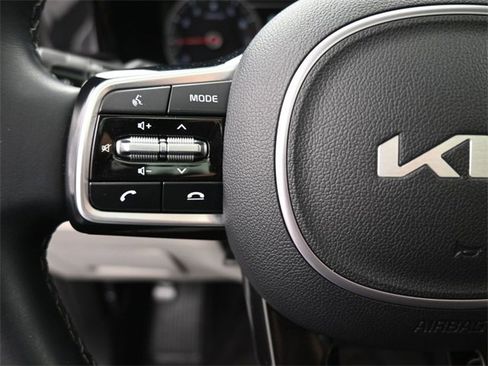 Used 2023 Kia Sorento S w/ Panoramic Sunroof Package image 28