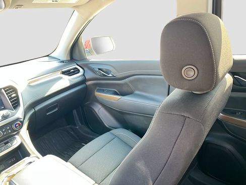 Used 2023 GMC Acadia SLE w/ Driver Convenience Package FWD image 22