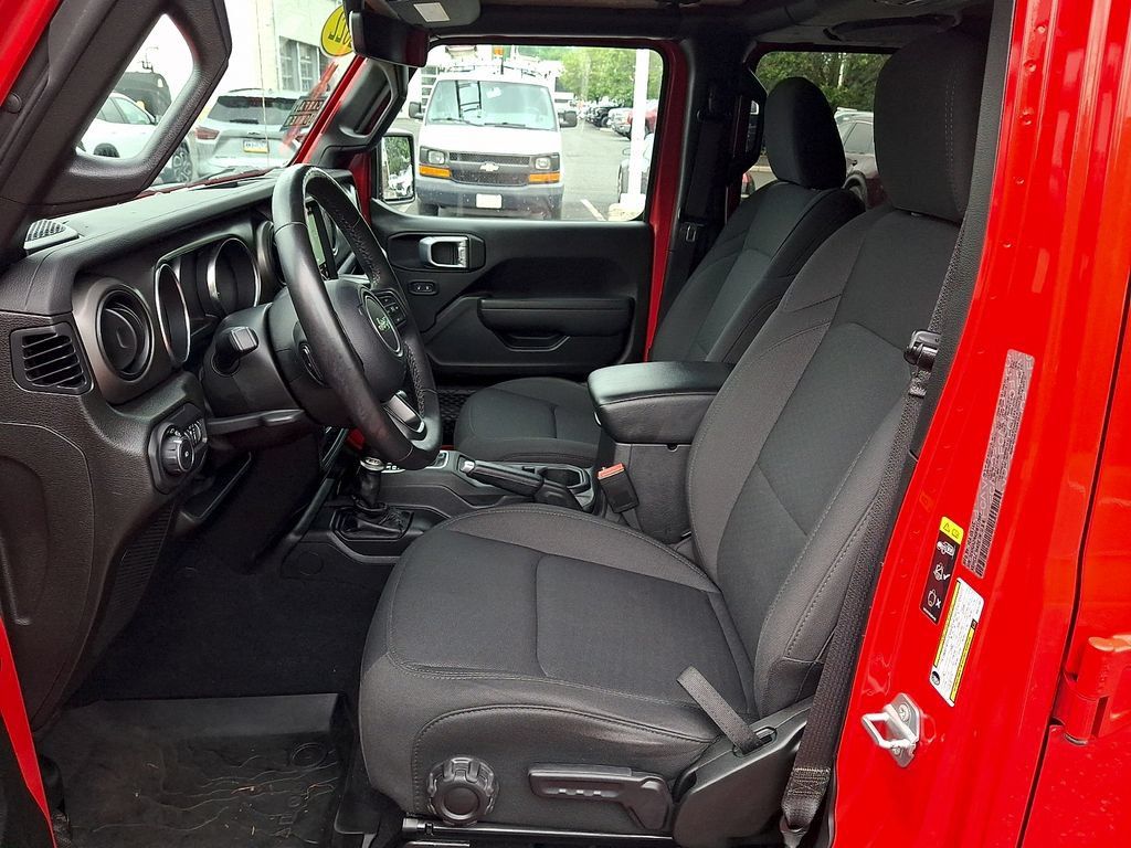 Used 2022 Jeep Wrangler Unlimited Sport AWD/4WD image 16