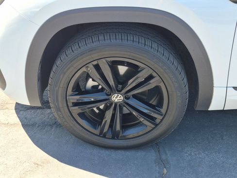 Used 2022 Volkswagen Atlas SEL R-Line AWD/4WD image 13