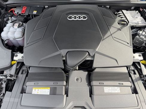 Used 2025 Audi Q8 Premium w/ Convenience Package AWD/4WD image 29