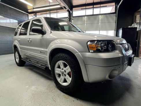 Used 2007 Ford Escape 4WD Hybrid image 1