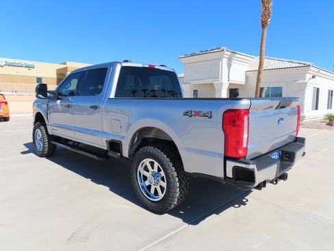 Used 2024 Ford F250 XLT image 7