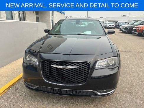 Used 2018 Chrysler 300 S w/ 300S Premium Group AWD/4WD image 3