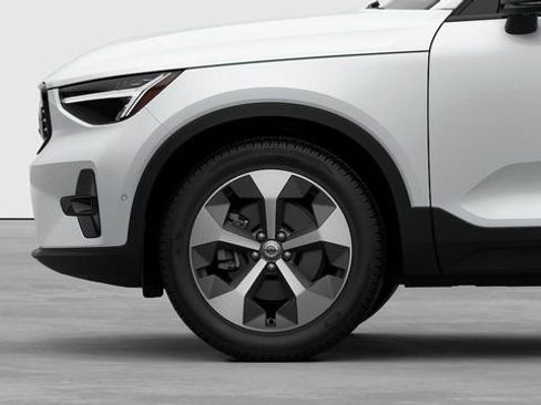 New 2026 Volvo XC40 B5 Plus w/ Protection Package Premier image 6