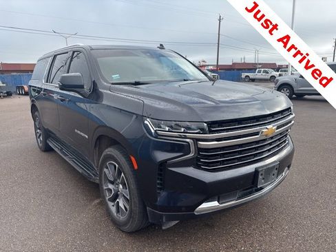Used 2022 Chevrolet Suburban LT w/ Luxury Package image 3