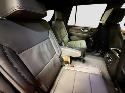 New 2025 GMC Yukon Denali w/ Denali Reserve Package image 28