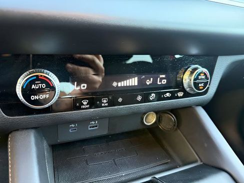 Used 2023 Mitsubishi Outlander ES image 18