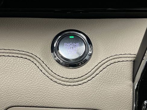 Used 2024 Lincoln Navigator Reserve image 25