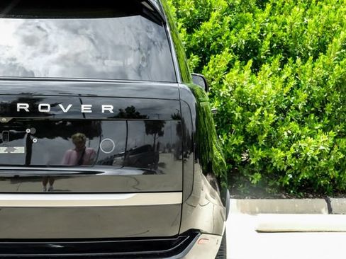Used 2023 Land Rover Range Rover Long Wheelbase SE AWD/4WD image 64