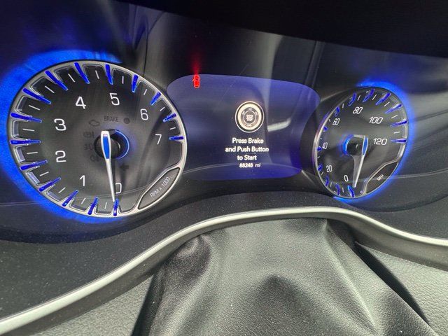 Used 2022 Chrysler Pacifica Touring-L FWD image 10
