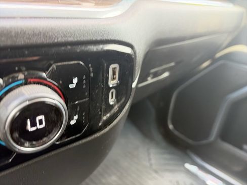Used 2024 Chevrolet Silverado 2500 LT AWD/4WD image 21