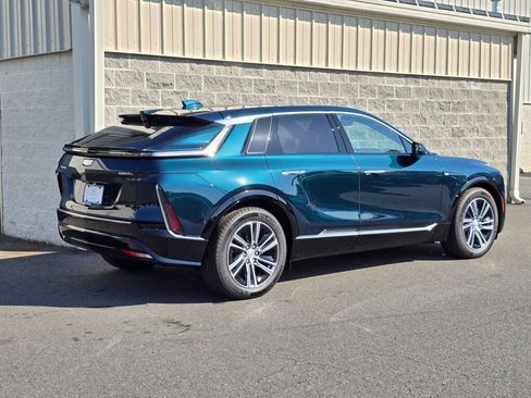 New 2026 Cadillac Lyriq Luxury image 8