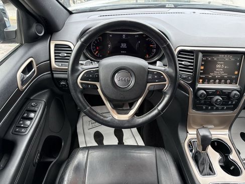 Used 2017 Jeep Grand Cherokee Limited image 18