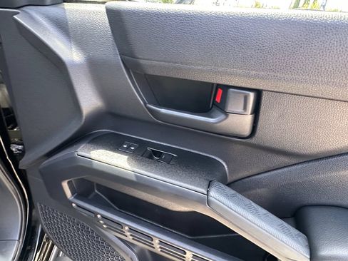 Used 2025 Toyota 4Runner SR5 AWD/4WD image 18