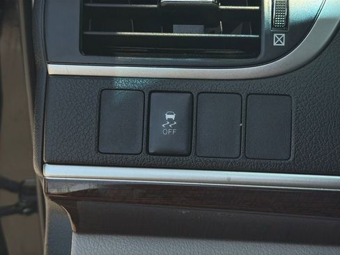 Used 2013 Toyota Camry XLE w/ Leather Pkg FWD image 17
