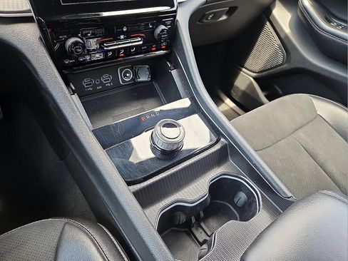 Used 2024 Jeep Grand Cherokee Altitude AWD/4WD image 25