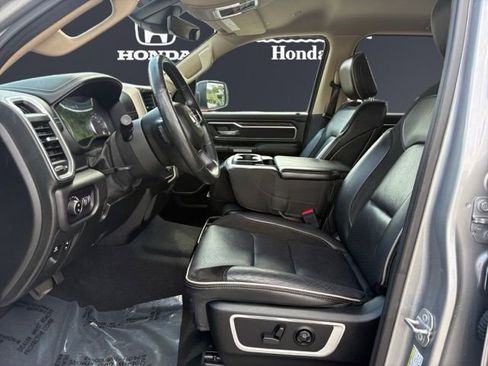Used 2019 RAM 1500 Laramie AWD/4WD image 9