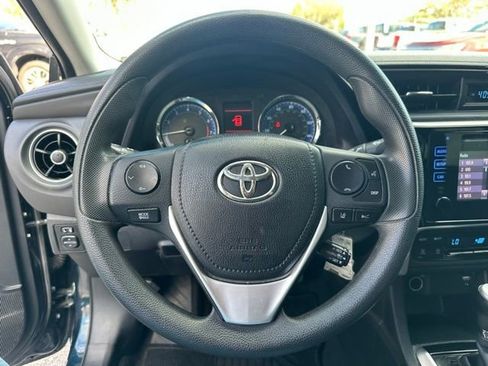 Used 2017 Toyota Corolla LE image 18