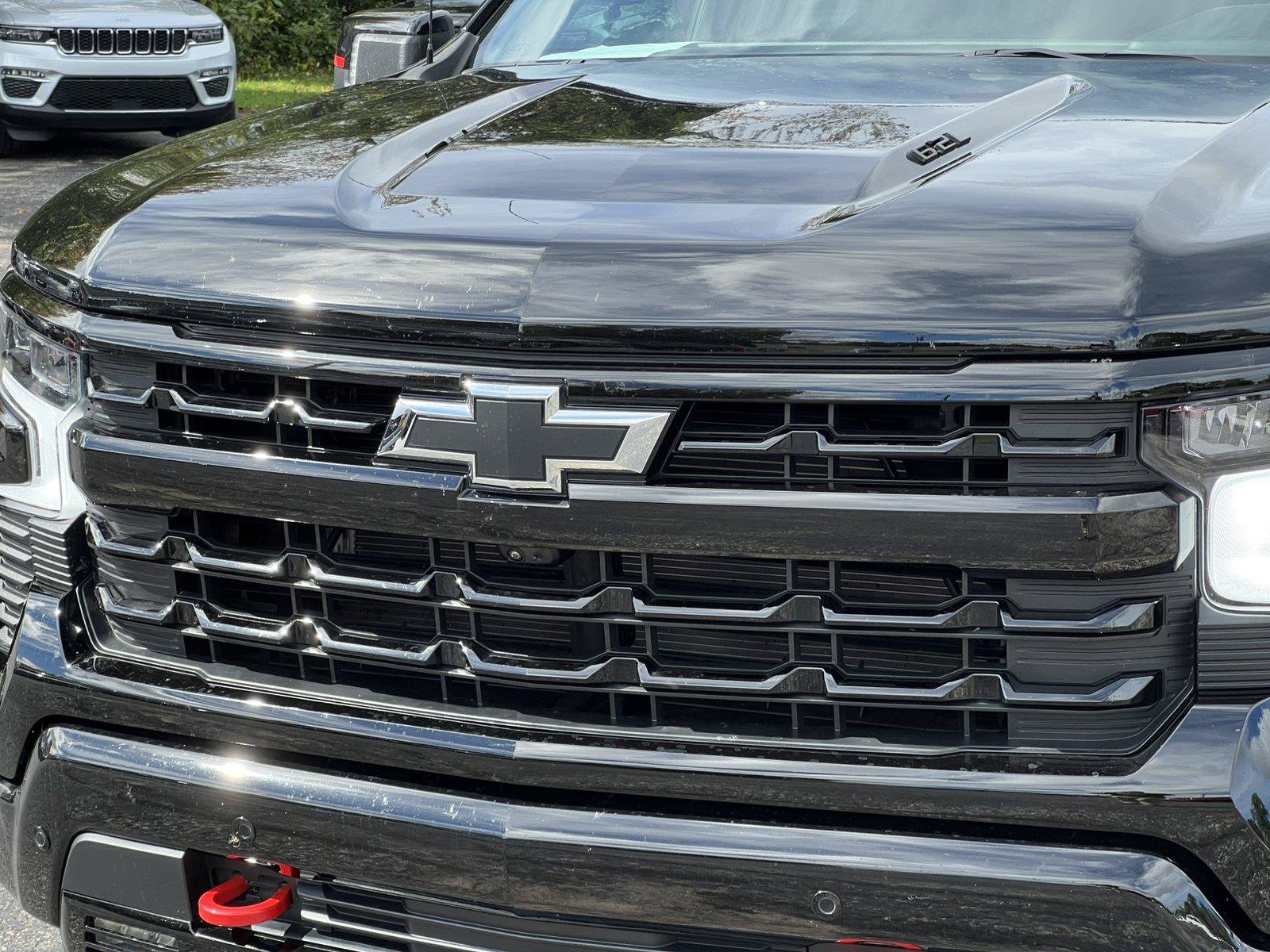 Used 2025 Chevrolet Silverado 1500 RST w/ Redline Edition AWD/4WD image 36