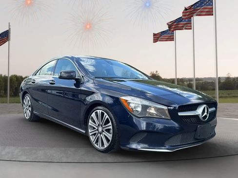 Used 2017 Mercedes-Benz CLA 250 4MATIC image 3