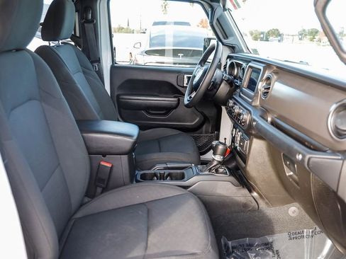 Certified 2023 Jeep Gladiator Sport image 18