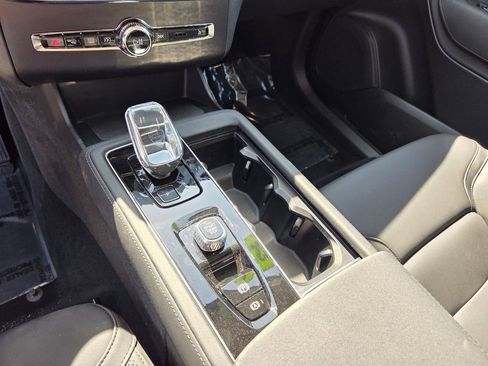 Used 2025 Volvo XC90 B5 Core w/ Climate Package image 28