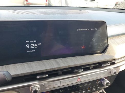 Used 2024 Kia Telluride EX w/ EX Captain's Chair Package image 21