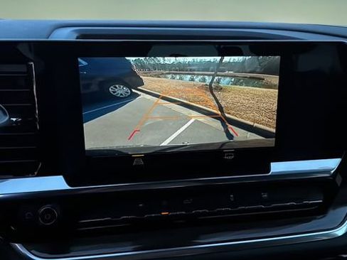 Used 2022 Chevrolet Silverado 1500 LT image 26