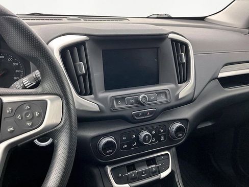 Used 2024 GMC Terrain SLE w/ Driver Convenience Package image 6
