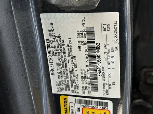 Used 2016 Ford Fusion SE w/ Equipment Group 202A image 26