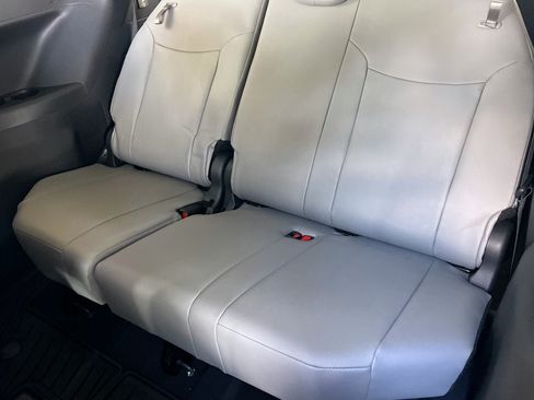 New 2026 Toyota Sienna XLE FWD image 15