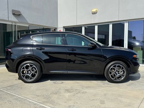 Used 2025 Alfa Romeo Tonale AWD/4WD image 9