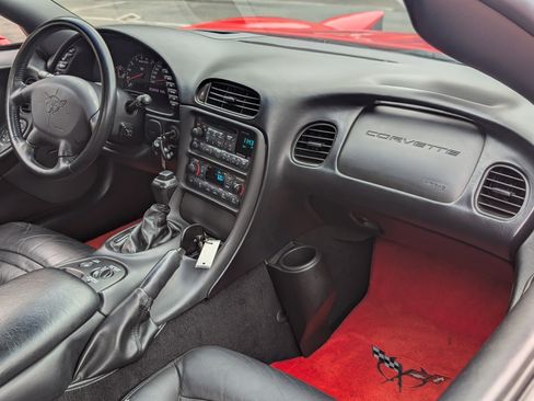 Used 2004 Chevrolet Corvette Convertible w/ Preferred Equipment Group image 21