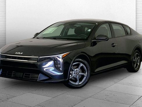 Used 2025 Kia K4 FWD image 11