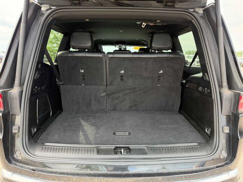 Used 2024 Jeep Wagoneer Series II w/ Flexible Seating Group AWD/4WD image 15