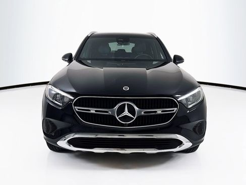 Certified 2025 Mercedes-Benz GLC 300 image 2