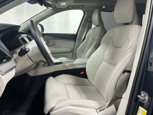 Used 2025 Volvo XC90 B5 Ultra image 9
