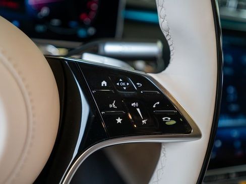 Certified 2025 Mercedes-Benz S 580 4MATIC Sedan image 32